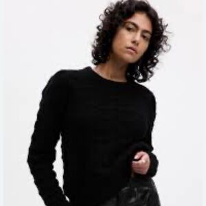Nwot. Gap cable knit sweater